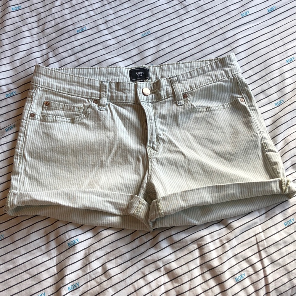 Women’s Gap Shorts